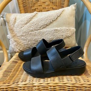 Like new Schechers platform sandal